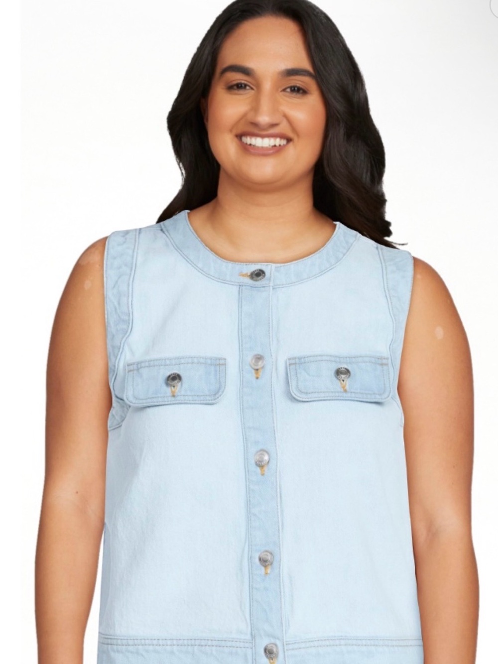 Light Wash Denim Sleeveless Button-Front Tank Top